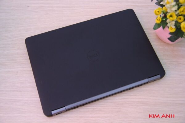 Có Laptop Cũ Dell Latitude 7270 Core i7 6600U RAM 8GB SSD 256GB 12.5" HD không?