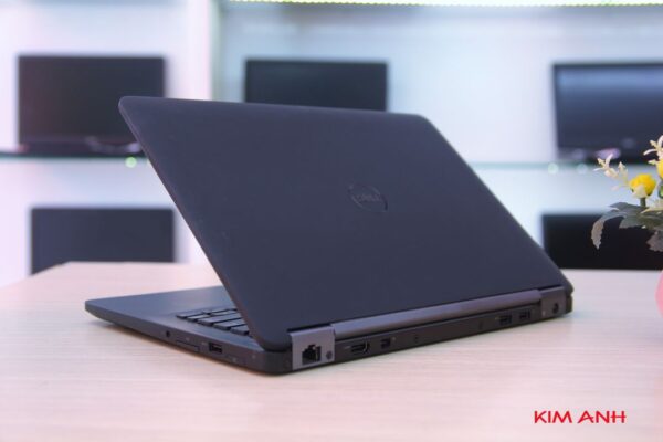 Có Laptop Cũ Dell Latitude 7270 Core i7 6600U RAM 8GB SSD 256GB 12.5" HD không?
