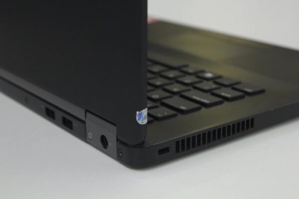 Đây có phải là Laptop Cũ Dell Latitude 5490 Core I5 - 7200U /RAM 8GB/SSD 256GB/FHD không?