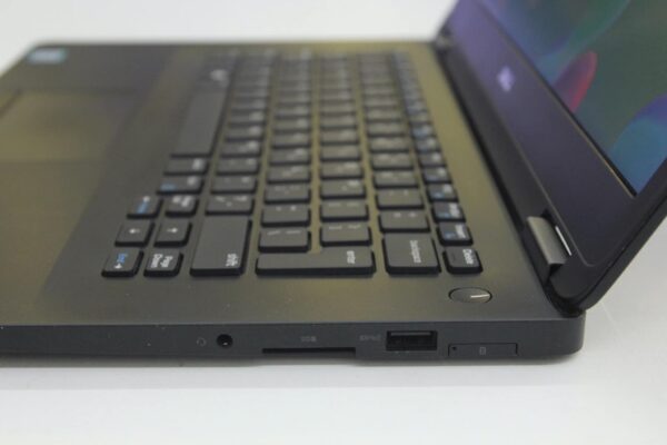 Đây có phải là Laptop Cũ Dell Latitude 5490 Core I5 - 7200U /RAM 8GB/SSD 256GB/FHD không?