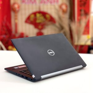 Laptop Cũ Dell Latitude 7390 Core I7 - 8650U/ RAM 8GB /SSD 256 GB / FHD có đáng mua không?