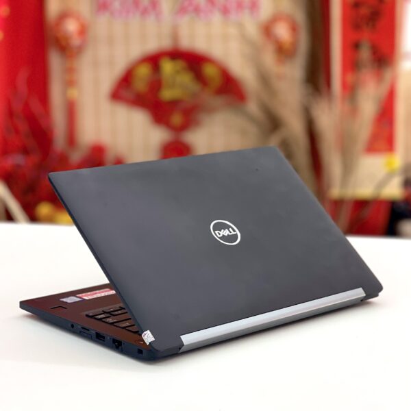 Laptop Cũ Dell Latitude 7390 Core I7 - 8650U/ RAM 8GB /SSD 256 GB / FHD có đáng mua không?