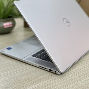 Laptop Dell Inspiron 16 5620 Core I7 -1240P/ RAM 16GB/ SSD 512GB / 16